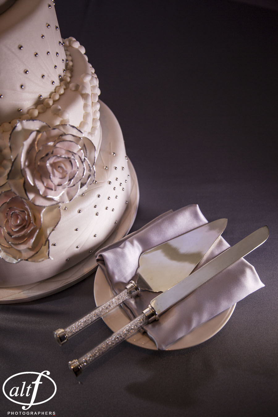 elegant floral wedding cake